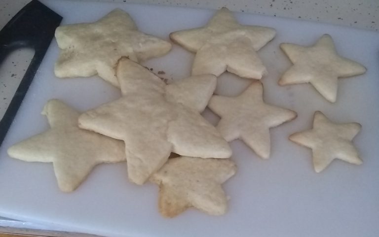 Completed cookies in star shapes